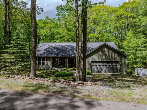 390 Aster Cir, Terra Alta, WV 26764