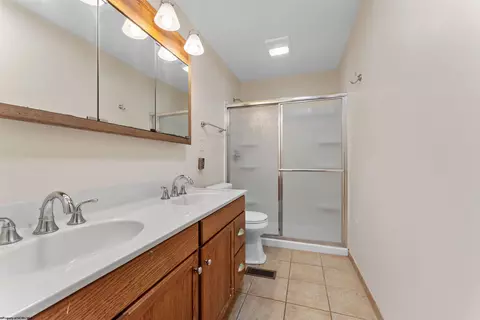 Bath - 433 Devon Rd, Morgantown, WV 26505 photo 3 of 3