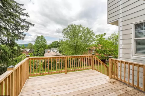 Exterior - 433 Devon Rd, Morgantown, WV 26505 photo 5 of 10