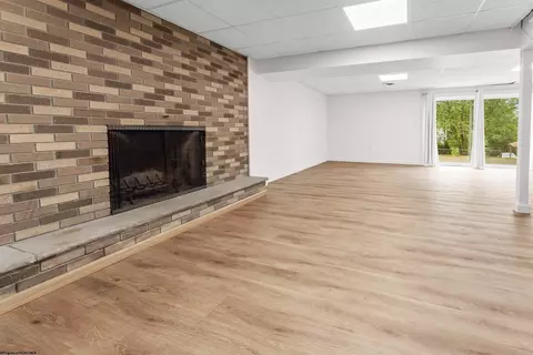 Living - 433 Devon Rd, Morgantown, WV 26505 photo 5 of 6