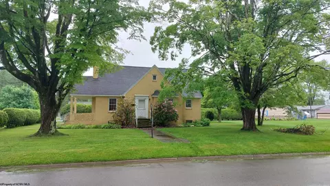 110 15th St, Elkins, WV 26241