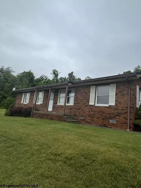 1301 Clarksburg Rd, Buckhannon, WV 26201