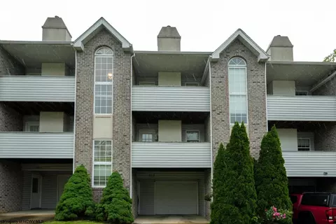 905 Ashton Pl, Morgantown, WV 26508