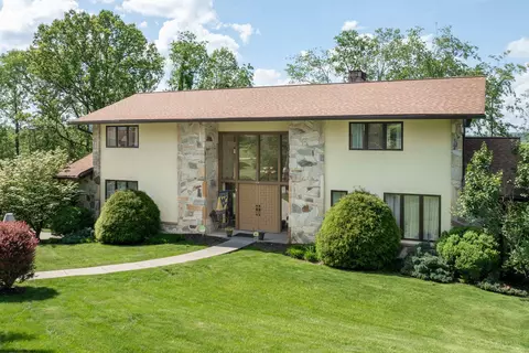 676 Kenwood Pl, Morgantown, WV 26505