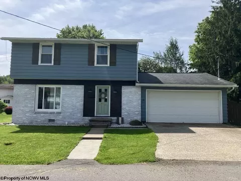 14 Myrna St, Buckhannon, WV 26201