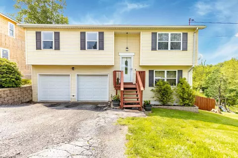 11 Joelyn St, Fairmont, WV 26554