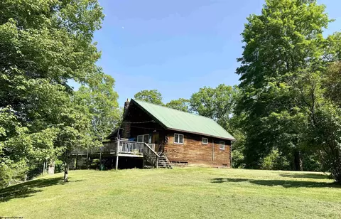 12 Rainbow Rd, Mannington, WV 26582
