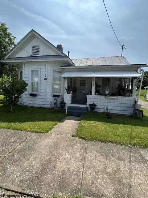 19 Pinnell St, Buckhannon, WV 26201