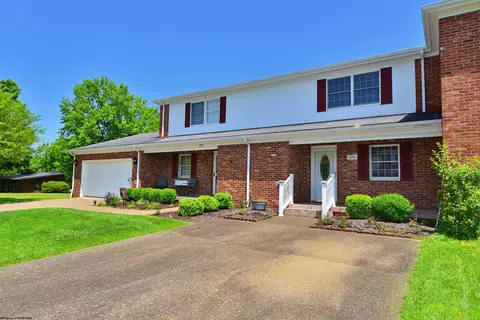 696 Deerfield Dr, Bridgeport, WV 26330