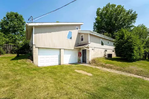 454 Kensington Ave, Star City, WV 26505