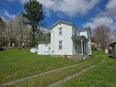 102 Beverly St, Kingwood, WV 26537