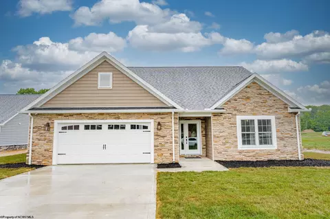 4 Cliff View Cir, Morgantown, WV 26508