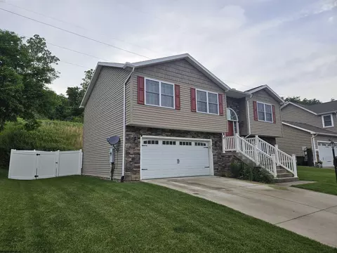 115 Summits Ridge Dr, Morgantown, WV 26508
