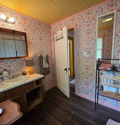 147 E 6th St, Weston, WV 26452 photo 22