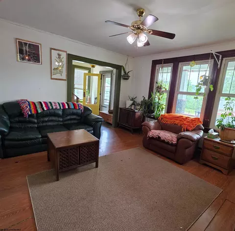 147 E 6th St, Weston, WV 26452 photo 2