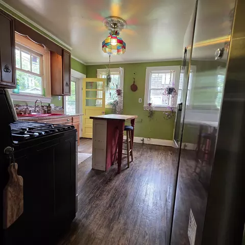 147 E 6th St, Weston, WV 26452 photo 7