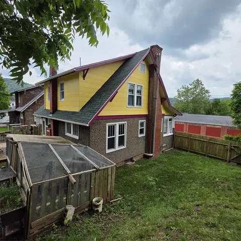 147 E 6th St, Weston, WV 26452 photo 27