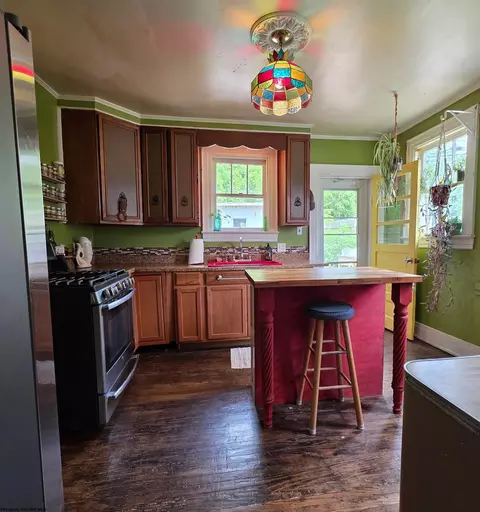 147 E 6th St, Weston, WV 26452 photo 6