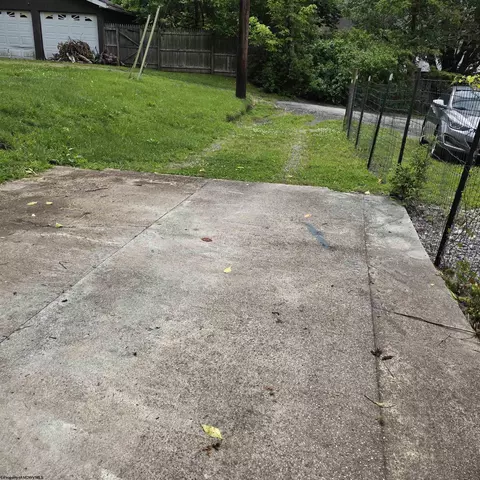 147 E 6th St, Weston, WV 26452 photo 29