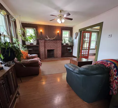 147 E 6th St, Weston, WV 26452 photo 11