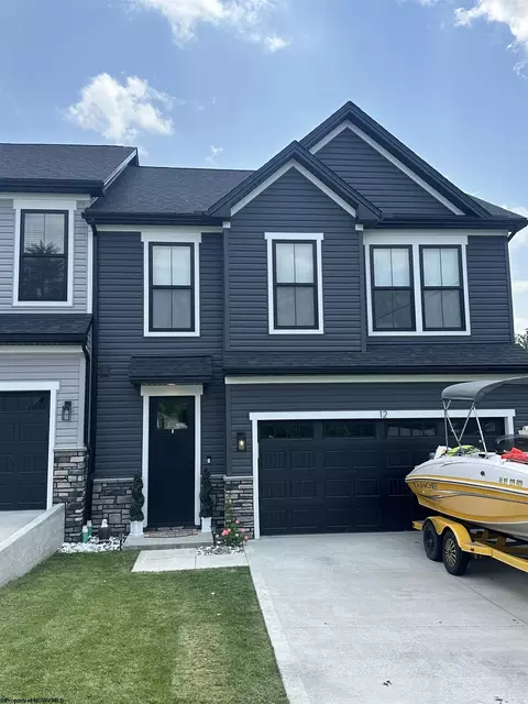 12 Reyes Ln, Morgantown, WV 26508