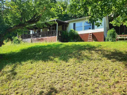 147 Country Estates Rd, Fairmont, WV 26554