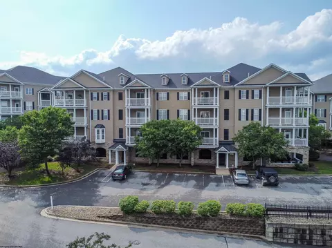 2637 Suncrest Vlg, Morgantown, WV 26505
