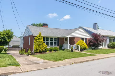136 Harrison St, Clarksburg, WV 26301