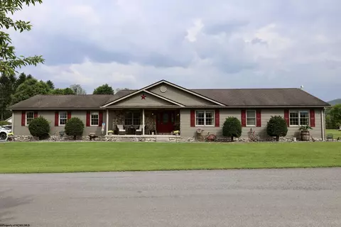 16 Greentree Ln, Elkins, WV 26241