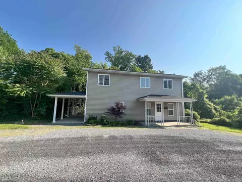1381 Randall St, Morgantown, WV 26505