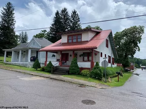 152 Bridge St, Belington, WV 26250