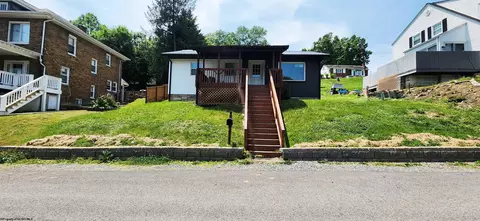 179 Circle Dr, Fairmont, WV 26554