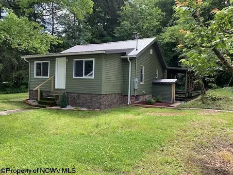 2590 Barbour County Hwy #JUNIOR, Belington, WV 26250