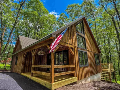80 Beebalm Ct, Terra Alta, WV 26764