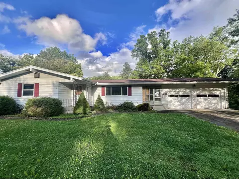 2772 Hood Ave, Shinnston, WV 26431