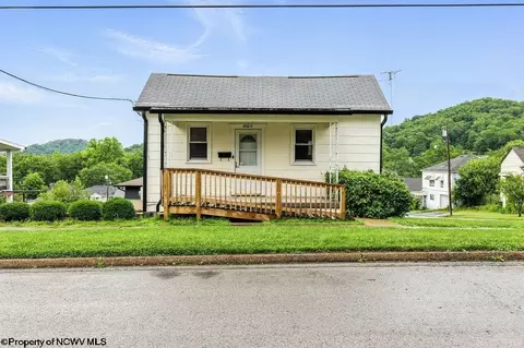 2300 Pride Ave, Clarksburg, WV 26301