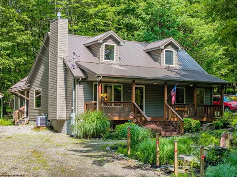 85 Anemone Ln, Terra Alta, WV 26764