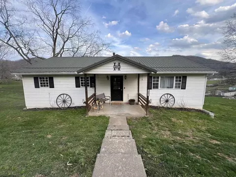 307 Seventh Ave, Burnsville, WV 26335