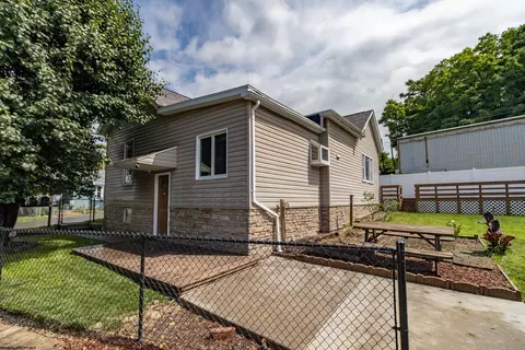 42 Crummitt Ln, Clarksburg, WV 26301