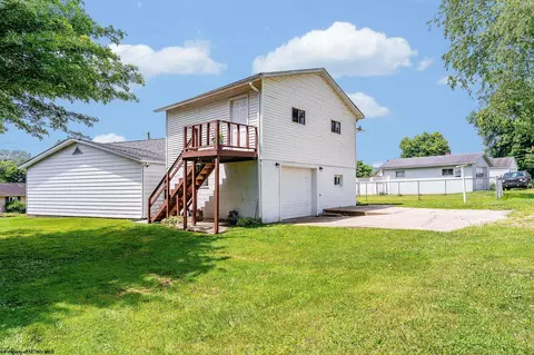 416 Cherry St, Bridgeport, WV 26330 photo 5