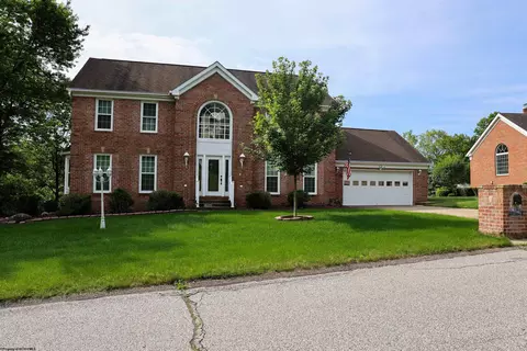 5 Barrington Dr, Wheeling, WV 26003