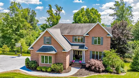 4021 Greystone Dr, Morgantown, WV 26508