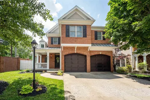 901 Suncrest Pl, Morgantown, WV 26505