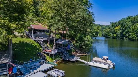 540 Keller Ln, Morgantown, WV 26508