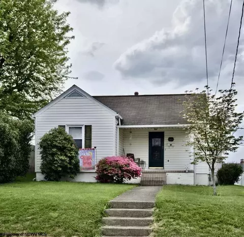 509 Maryland Ave, Nutter Fort, WV 26301
