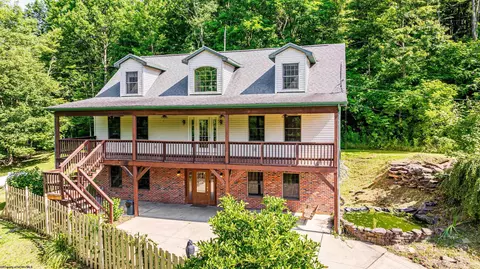 479 Bell Run Rd, Spraggs, PA 15362
