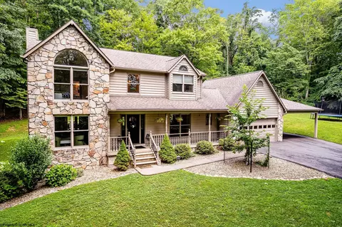 29 Hickory Ridge Rd, Morgantown, WV 26508