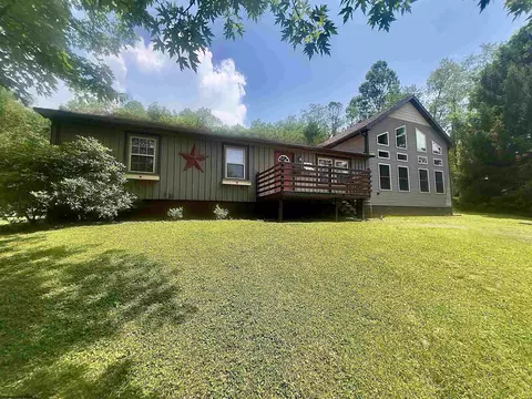 1027 Circle Dr, Mount Clare, WV 26408