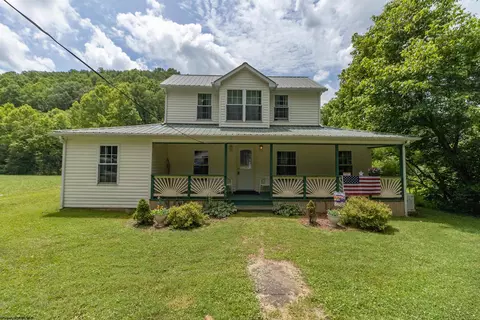 302 Skelton Run Rd, Salem, WV 26426