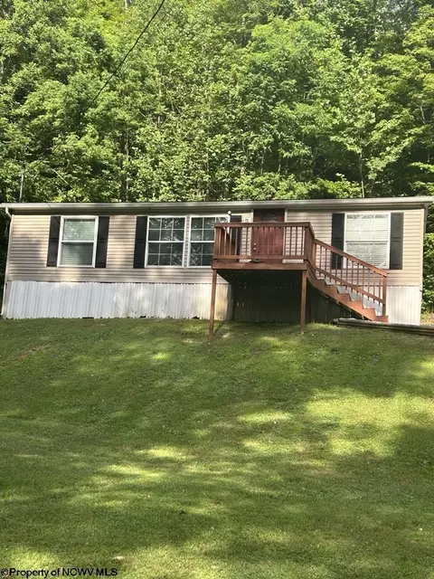 8694 Clarksburg Rd, Volga, WV 26238